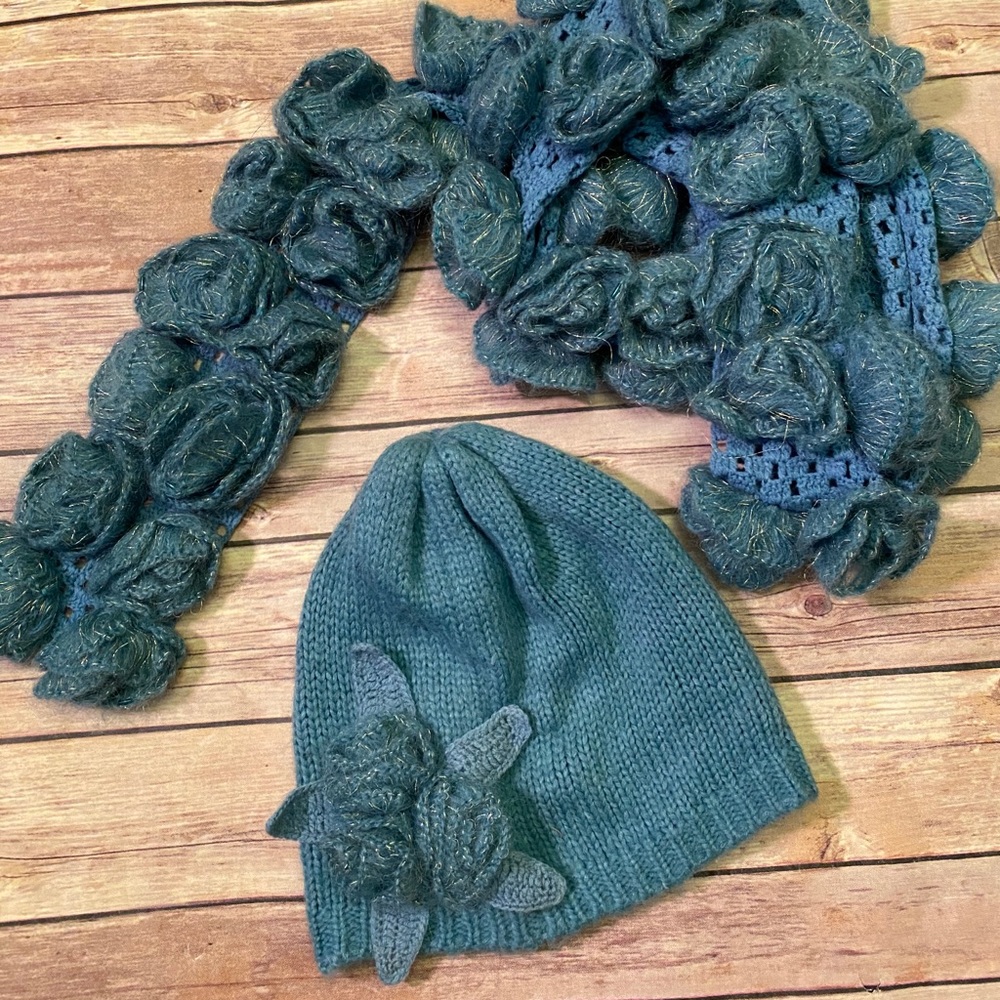 BETSY JOHNSON Blue Hat/Scarf set - Picture 3 of 4
